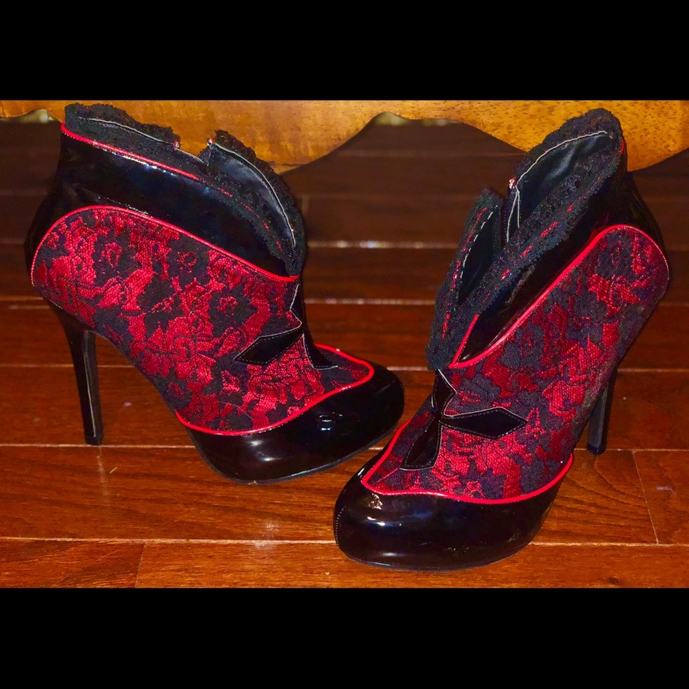 STILETTO SEXY HEELS, VERY UNIQUE!!!SIZE 7